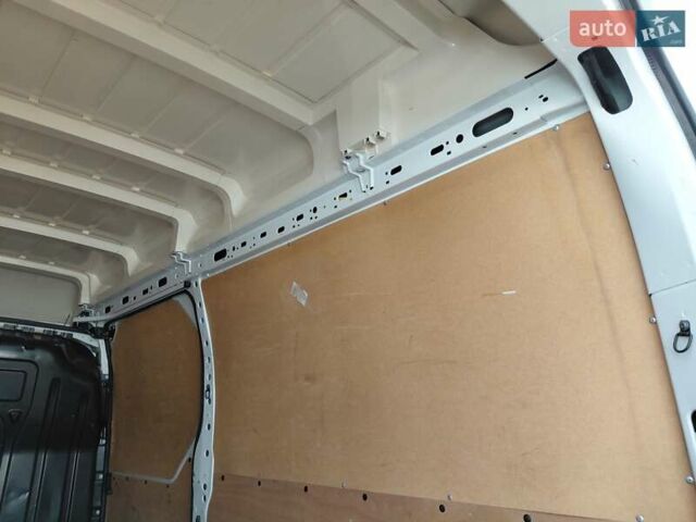 Белый Рено Мастер, объемом двигателя 2.3 л и пробегом 179 тыс. км за 19600 $, фото 20 на Automoto.ua