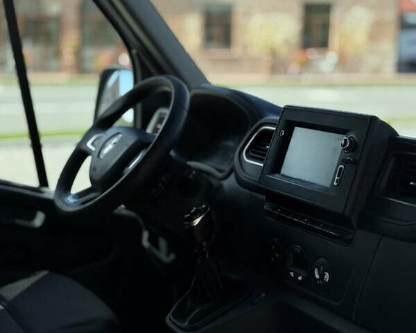 Белый Рено Мастер, объемом двигателя 2.3 л и пробегом 280 тыс. км за 16500 $, фото 10 на Automoto.ua