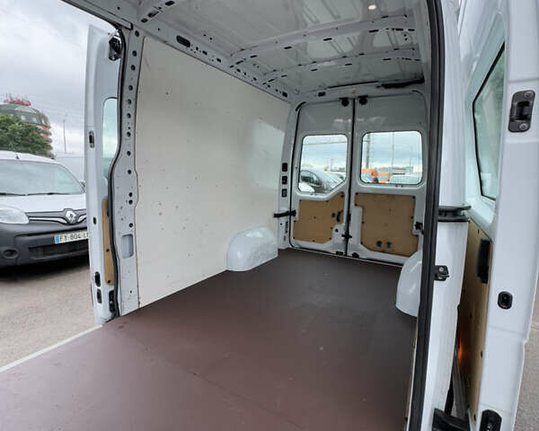 Белый Рено Мастер, объемом двигателя 2.3 л и пробегом 215 тыс. км за 21500 $, фото 29 на Automoto.ua