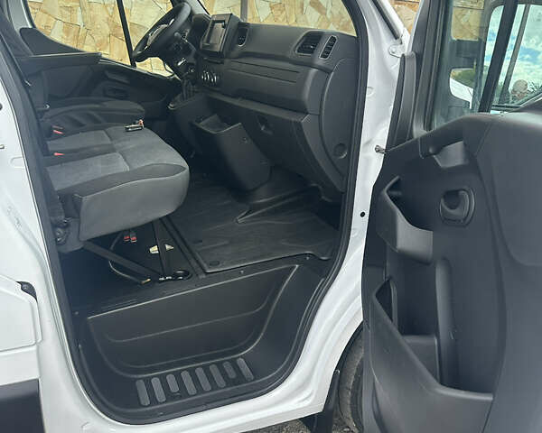 Белый Рено Мастер, объемом двигателя 2.3 л и пробегом 122 тыс. км за 21500 $, фото 16 на Automoto.ua