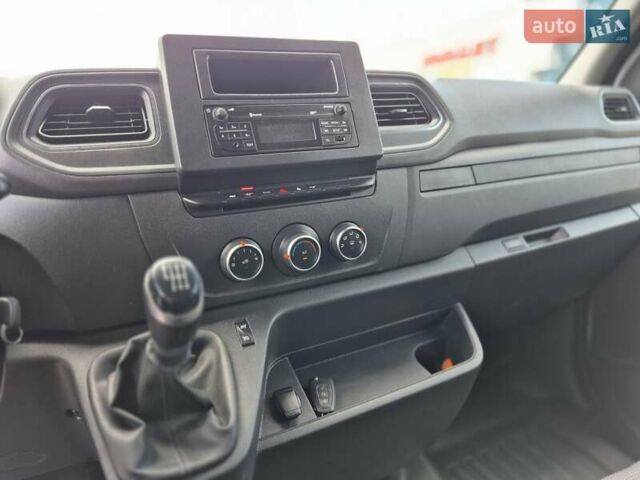 Белый Рено Мастер, объемом двигателя 2.3 л и пробегом 240 тыс. км за 18499 $, фото 18 на Automoto.ua
