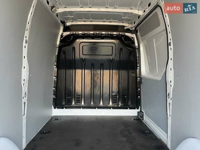 Белый Рено Мастер, объемом двигателя 2.3 л и пробегом 180 тыс. км за 18900 $, фото 71 на Automoto.ua