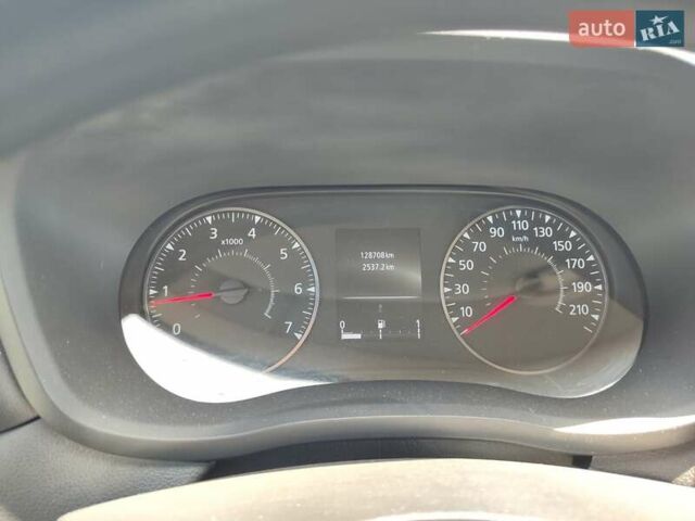 Белый Рено Мастер, объемом двигателя 2.3 л и пробегом 128 тыс. км за 18500 $, фото 14 на Automoto.ua
