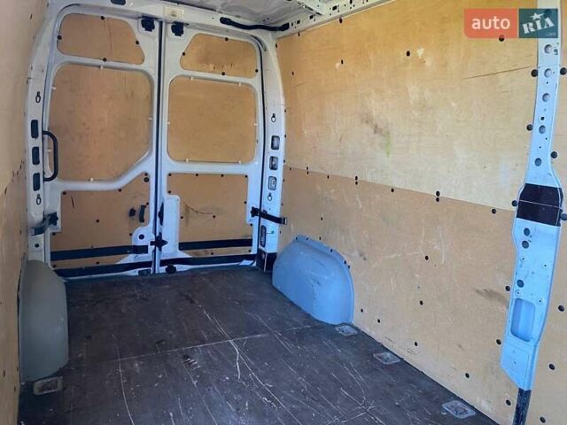 Белый Рено Мастер, объемом двигателя 2.3 л и пробегом 72 тыс. км за 28000 $, фото 16 на Automoto.ua