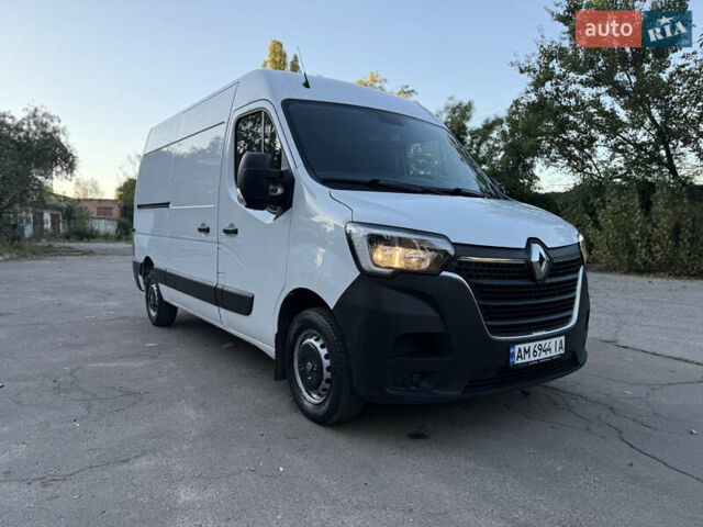 Белый Рено Мастер, объемом двигателя 2.3 л и пробегом 250 тыс. км за 19500 $, фото 5 на Automoto.ua