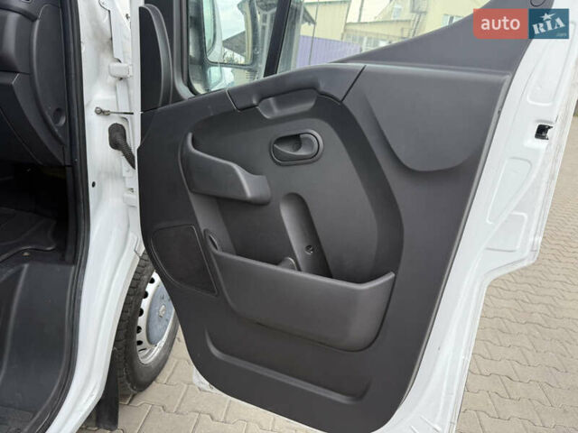 Білий Рено Мастєр, об'ємом двигуна 2.3 л та пробігом 270 тис. км за 16950 $, фото 22 на Automoto.ua