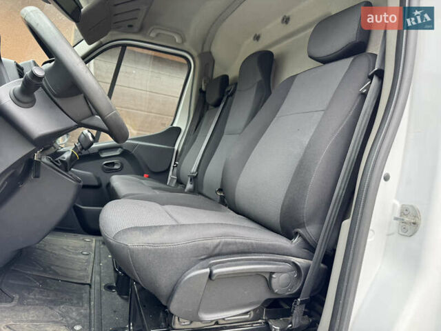 Білий Рено Мастєр, об'ємом двигуна 2.3 л та пробігом 225 тис. км за 23245 $, фото 262 на Automoto.ua
