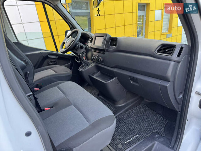Белый Рено Мастер, объемом двигателя 2.3 л и пробегом 280 тыс. км за 18300 $, фото 44 на Automoto.ua