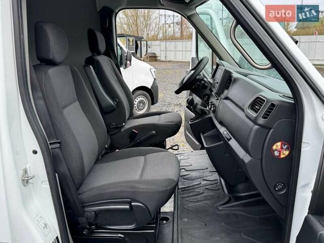 Белый Рено Мастер, объемом двигателя 2.3 л и пробегом 229 тыс. км за 16949 $, фото 23 на Automoto.ua