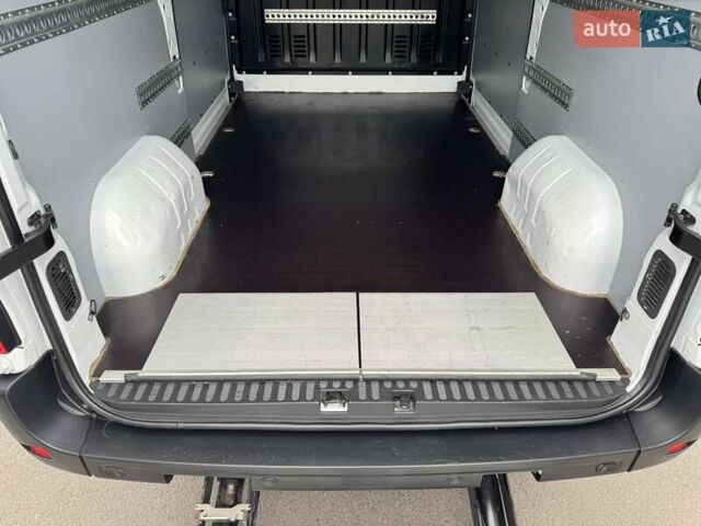 Белый Рено Мастер, объемом двигателя 2.3 л и пробегом 257 тыс. км за 19300 $, фото 19 на Automoto.ua