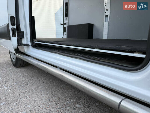 Білий Рено Мастєр, об'ємом двигуна 0 л та пробігом 175 тис. км за 19100 $, фото 49 на Automoto.ua