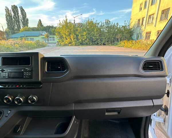 Белый Рено Мастер, объемом двигателя 2.3 л и пробегом 195 тыс. км за 20500 $, фото 22 на Automoto.ua