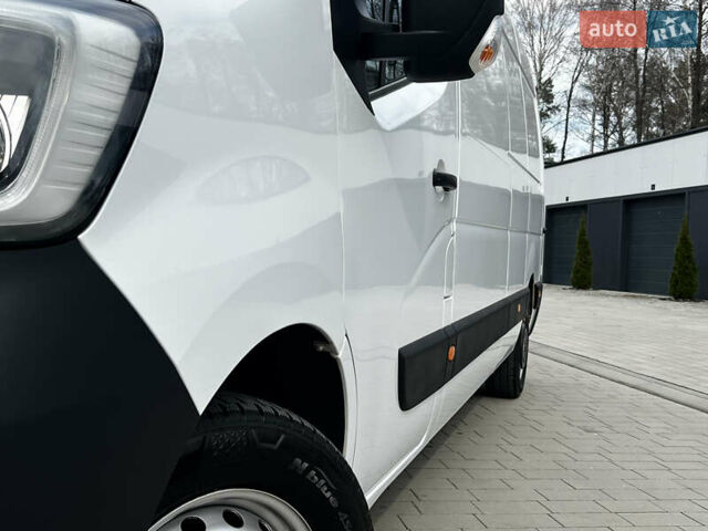 Белый Рено Мастер, объемом двигателя 2.3 л и пробегом 211 тыс. км за 16850 $, фото 12 на Automoto.ua