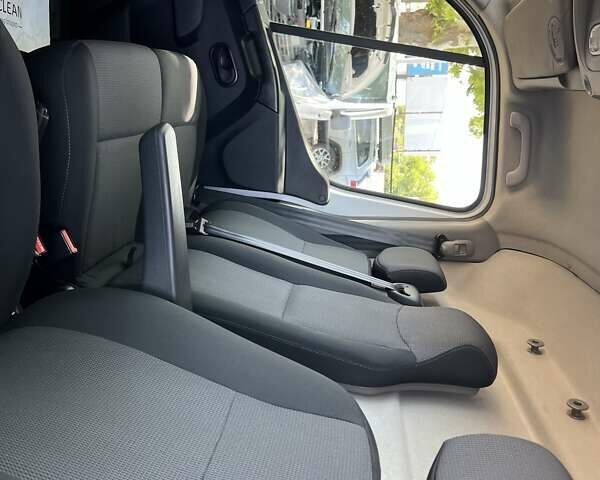 Белый Рено Мастер, объемом двигателя 2.3 л и пробегом 168 тыс. км за 20999 $, фото 17 на Automoto.ua