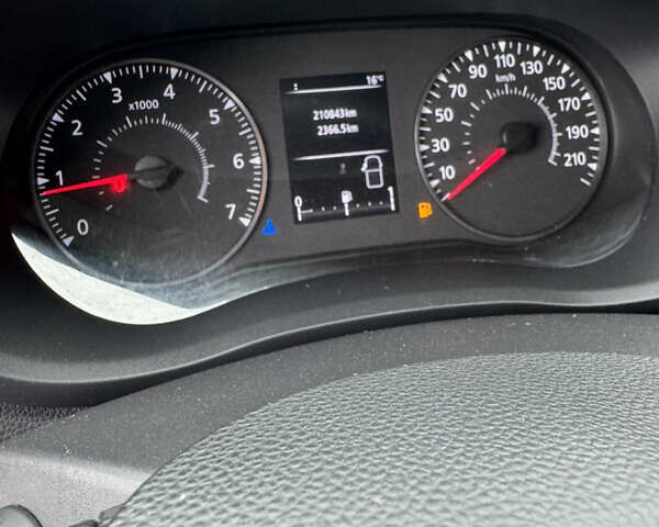 Білий Рено Мастєр, об'ємом двигуна 0 л та пробігом 210 тис. км за 18600 $, фото 9 на Automoto.ua