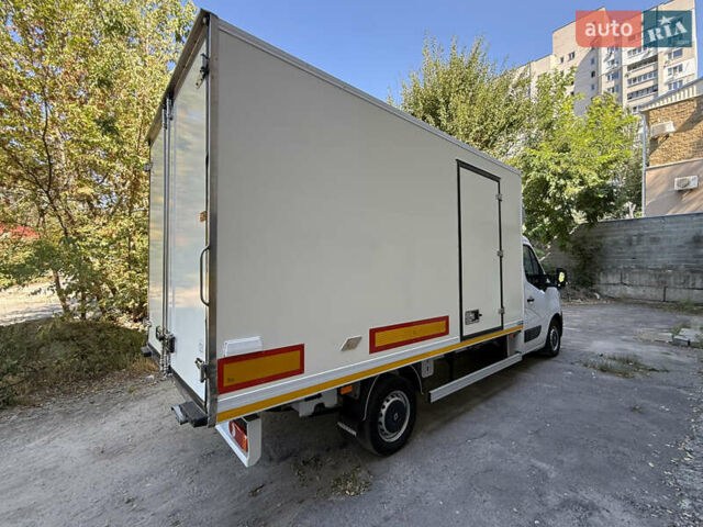 Белый Рено Мастер, объемом двигателя 0 л и пробегом 248 тыс. км за 21700 $, фото 11 на Automoto.ua