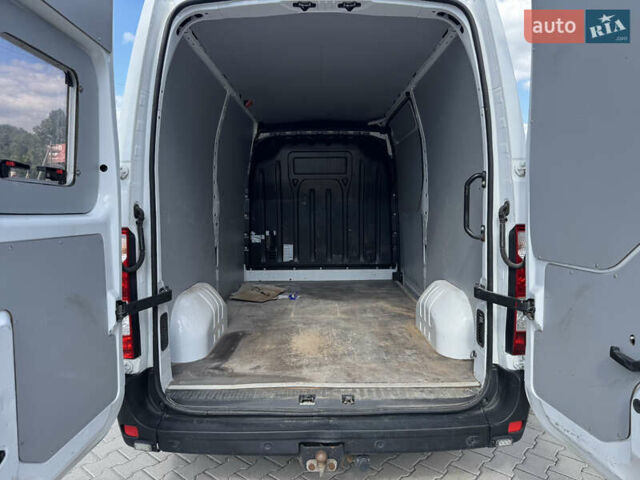 Белый Рено Мастер, объемом двигателя 2.3 л и пробегом 280 тыс. км за 16500 $, фото 8 на Automoto.ua