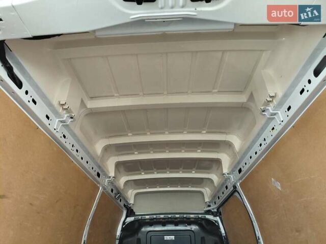 Белый Рено Мастер, объемом двигателя 2.3 л и пробегом 179 тыс. км за 19600 $, фото 26 на Automoto.ua