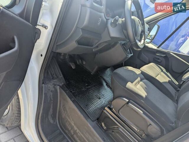 Білий Рено Мастєр, об'ємом двигуна 2.3 л та пробігом 176 тис. км за 18300 $, фото 10 на Automoto.ua