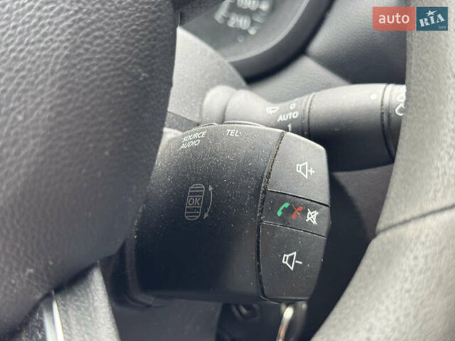 Білий Рено Мастєр, об'ємом двигуна 2.3 л та пробігом 225 тис. км за 23245 $, фото 231 на Automoto.ua