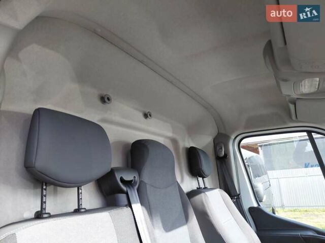 Белый Рено Мастер, объемом двигателя 2.3 л и пробегом 179 тыс. км за 19600 $, фото 40 на Automoto.ua