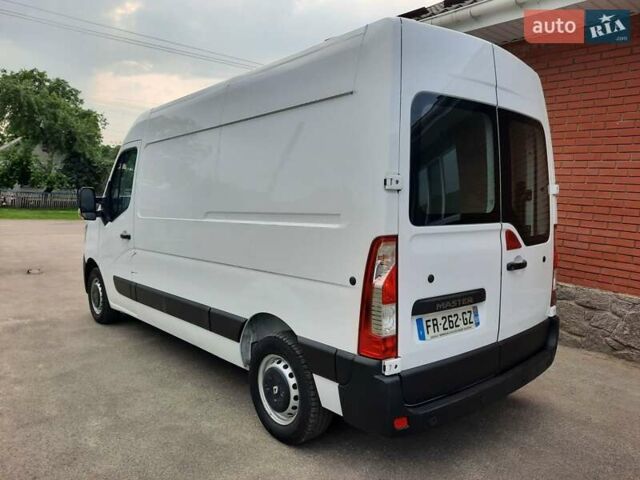Белый Рено Мастер, объемом двигателя 2.3 л и пробегом 257 тыс. км за 18200 $, фото 7 на Automoto.ua