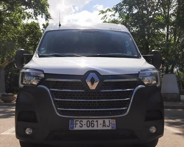 Белый Рено Мастер, объемом двигателя 2.3 л и пробегом 216 тыс. км за 18850 $, фото 2 на Automoto.ua