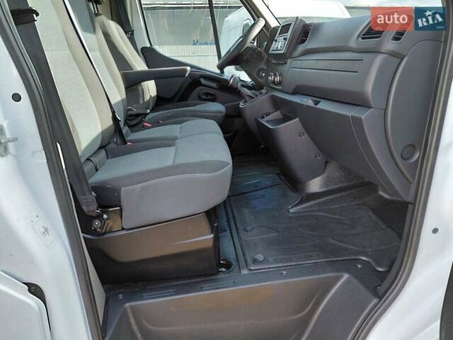 Белый Рено Мастер, объемом двигателя 2.3 л и пробегом 179 тыс. км за 19600 $, фото 43 на Automoto.ua