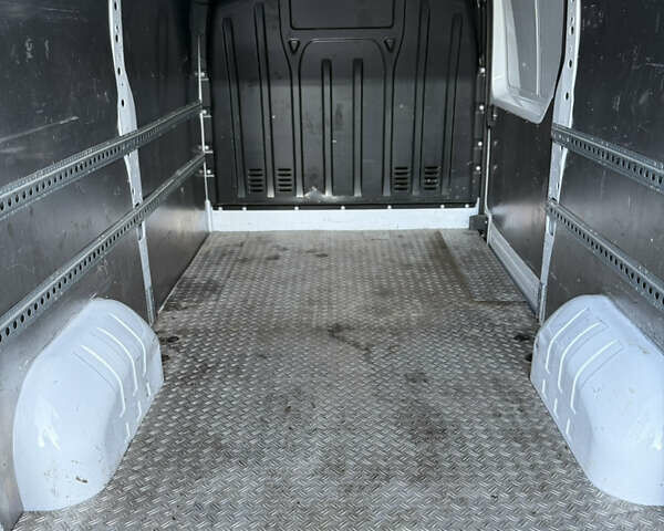 Белый Рено Мастер, объемом двигателя 2.3 л и пробегом 250 тыс. км за 19500 $, фото 20 на Automoto.ua