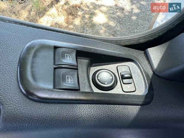 Белый Рено Мастер, объемом двигателя 2.3 л и пробегом 168 тыс. км за 20999 $, фото 11 на Automoto.ua