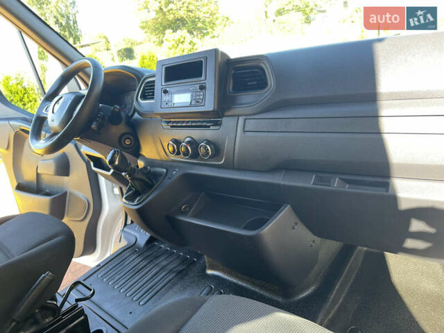 Белый Рено Мастер, объемом двигателя 2.3 л и пробегом 215 тыс. км за 23800 $, фото 38 на Automoto.ua
