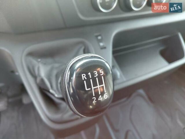 Белый Рено Мастер, объемом двигателя 2.3 л и пробегом 179 тыс. км за 19600 $, фото 47 на Automoto.ua