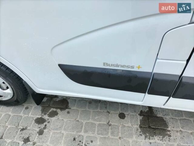 Білий Рено Мастєр, об'ємом двигуна 2.3 л та пробігом 89 тис. км за 18600 $, фото 8 на Automoto.ua