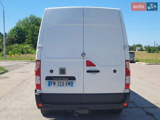 Белый Рено Мастер, объемом двигателя 2.3 л и пробегом 193 тыс. км за 18999 $, фото 2 на Automoto.ua