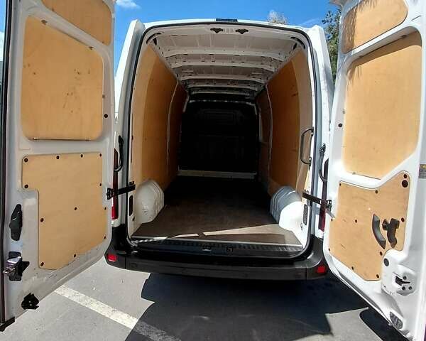Белый Рено Мастер, объемом двигателя 2.3 л и пробегом 353 тыс. км за 18999 $, фото 21 на Automoto.ua