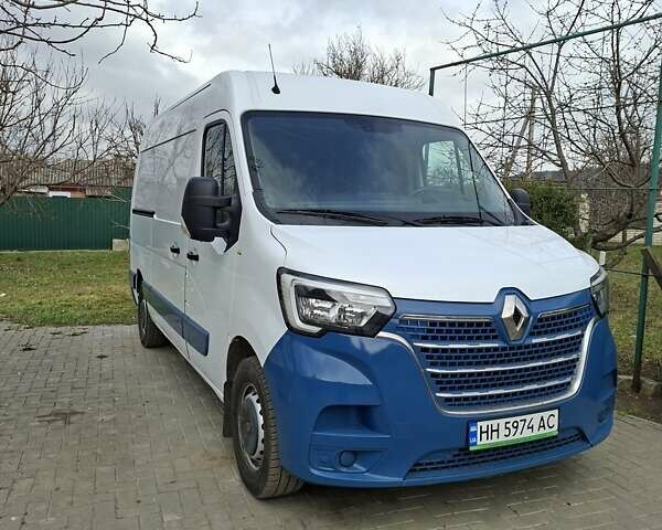 Белый Рено Мастер, объемом двигателя 2.3 л и пробегом 385 тыс. км за 19400 $, фото 2 на Automoto.ua