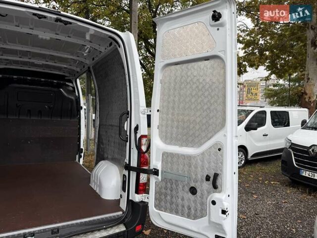 Белый Рено Мастер, объемом двигателя 0 л и пробегом 165 тыс. км за 19999 $, фото 42 на Automoto.ua