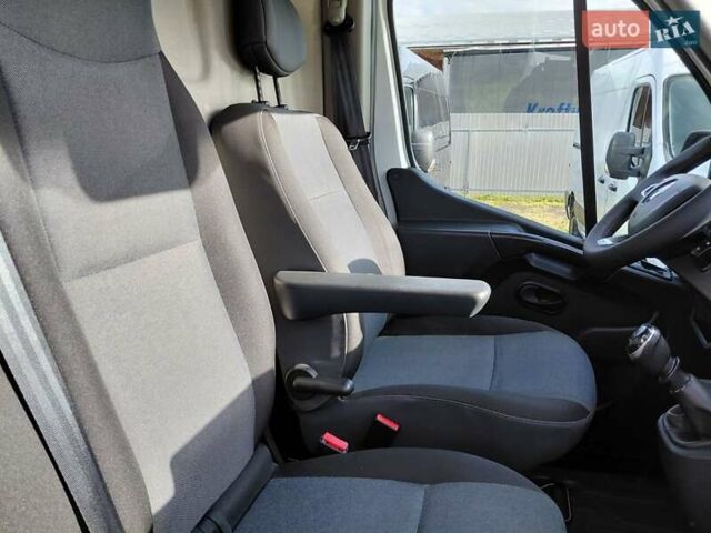 Белый Рено Мастер, объемом двигателя 2.3 л и пробегом 179 тыс. км за 19600 $, фото 41 на Automoto.ua