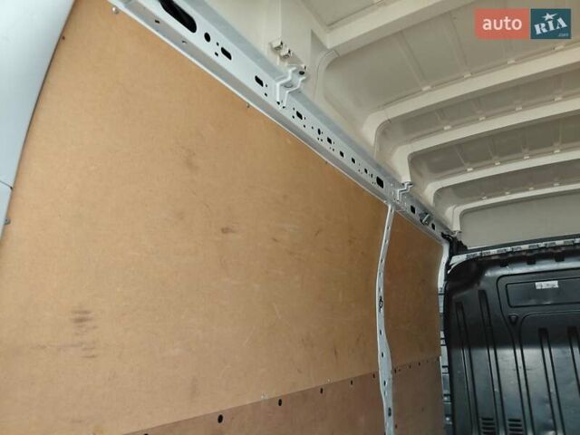 Белый Рено Мастер, объемом двигателя 2.3 л и пробегом 179 тыс. км за 19600 $, фото 24 на Automoto.ua