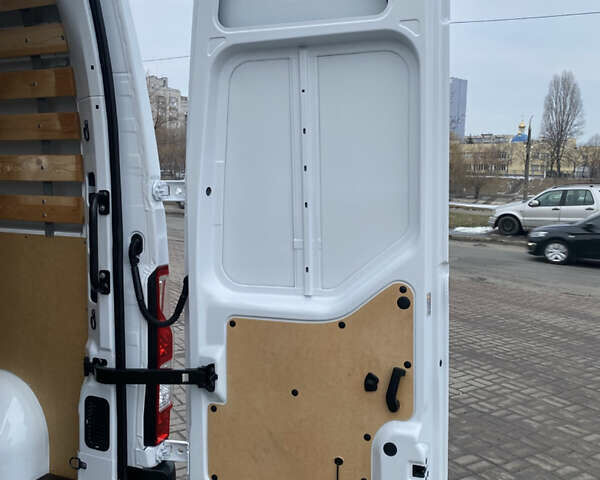 Белый Рено Мастер, объемом двигателя 2.3 л и пробегом 234 тыс. км за 19999 $, фото 89 на Automoto.ua