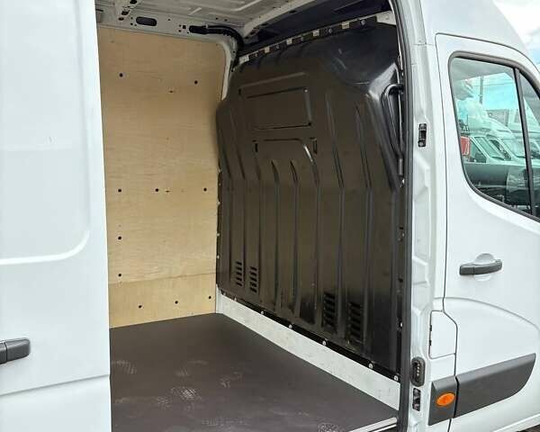 Белый Рено Мастер, объемом двигателя 2.3 л и пробегом 125 тыс. км за 19500 $, фото 6 на Automoto.ua