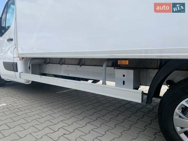 Белый Рено Мастер, объемом двигателя 2.3 л и пробегом 225 тыс. км за 21300 $, фото 17 на Automoto.ua