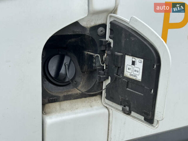 Білий Рено Мастєр, об'ємом двигуна 2.3 л та пробігом 225 тис. км за 23245 $, фото 50 на Automoto.ua