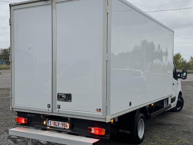 Белый Рено Мастер, объемом двигателя 2.3 л и пробегом 250 тыс. км за 25999 $, фото 4 на Automoto.ua
