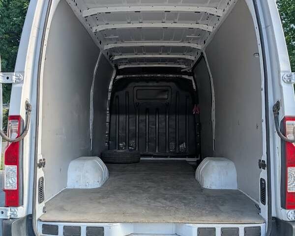 Белый Рено Мастер, объемом двигателя 2.3 л и пробегом 195 тыс. км за 23200 $, фото 10 на Automoto.ua