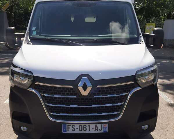 Белый Рено Мастер, объемом двигателя 2.3 л и пробегом 216 тыс. км за 18850 $, фото 1 на Automoto.ua