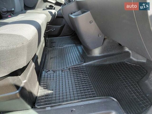 Білий Рено Мастєр, об'ємом двигуна 2.3 л та пробігом 255 тис. км за 17600 $, фото 44 на Automoto.ua