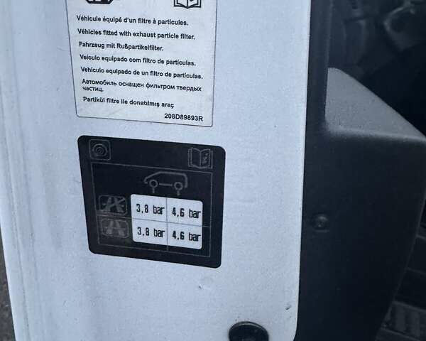 Білий Рено Мастєр, об'ємом двигуна 2.3 л та пробігом 189 тис. км за 21500 $, фото 18 на Automoto.ua