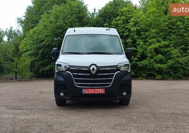 Белый Рено Мастер, объемом двигателя 2.3 л и пробегом 237 тыс. км за 17700 $, фото 1 на Automoto.ua
