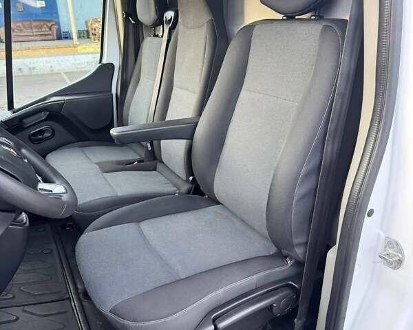 Белый Рено Мастер, объемом двигателя 2.3 л и пробегом 182 тыс. км за 21900 $, фото 31 на Automoto.ua